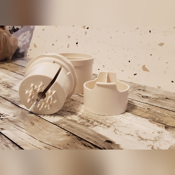 Pampered Chef Spiral and Slice #1136 Kitchen Tool Vegetable Fruit Spiralizer - Picture 6 of 8